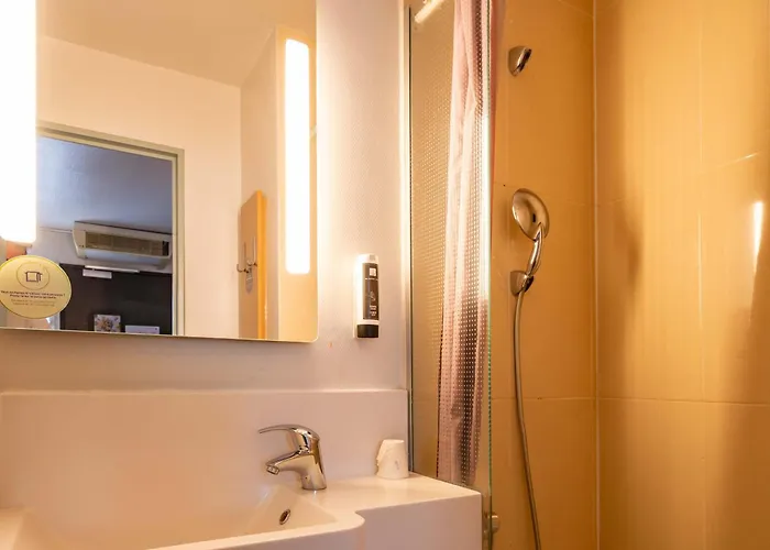 Grenoble Universite Hotel