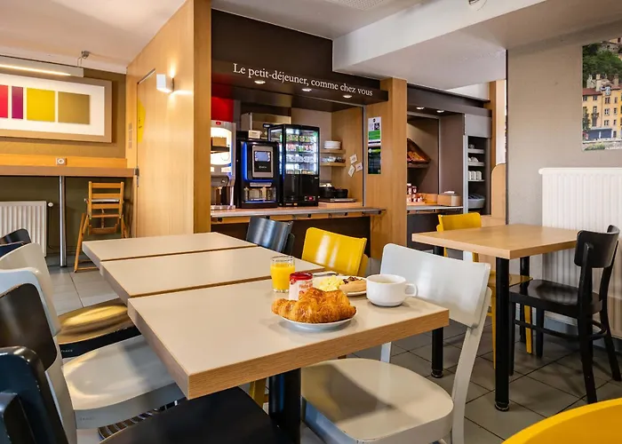 Hotel Grenoble Universite 2*