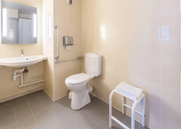 Grenoble Universite Hotel 2*