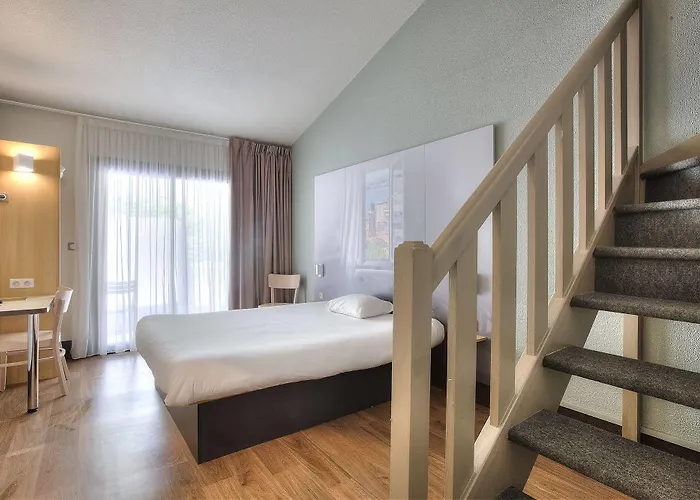 Hotel Grenoble Universite 2*