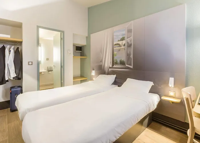 Grenoble Universite Hotel 2*