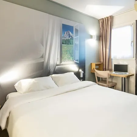 Grenoble Universite Hotel 2*
