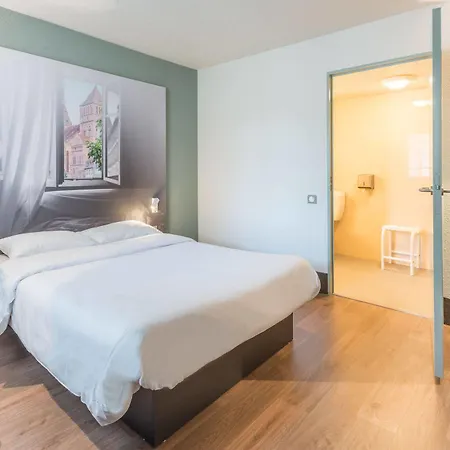 Grenoble Universite Hotel 2*