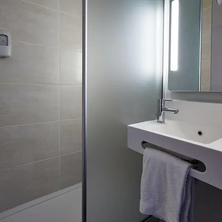 Hotel Grenoble Universite 2*