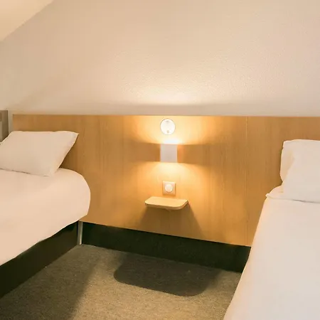 Grenoble Universite Hotel 2*