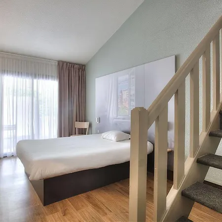 Hotel Grenoble Universite 2*