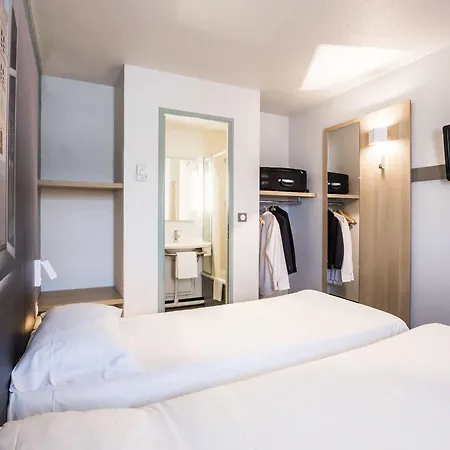 Grenoble Universite Hotel 2*