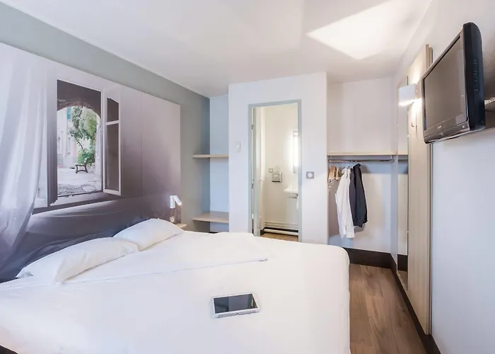 Grenoble Universite 1 호텔 2*